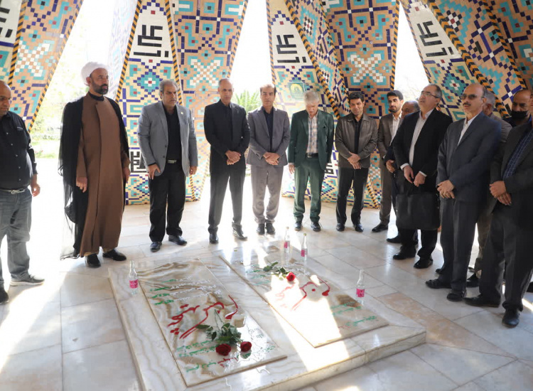 گزارش تصویری آیین غبارروبی یادمان شهدا و نشست بصیرت‌افزایی به مناسبت هفته بسیج