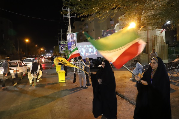 گزارش تصویری موج ۱۰۲  بعثت مردم در موکب دانشگاه زابل