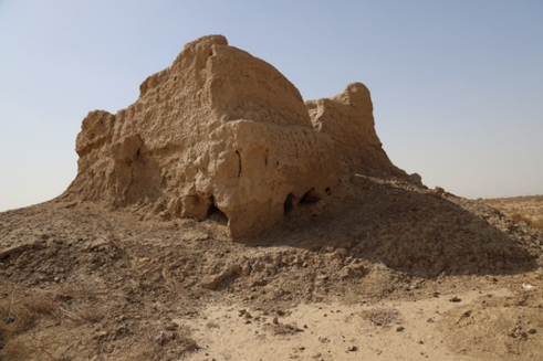 پایان گمانه‌زنی و تعیین عرصه ۲۴ هکتاری مجموعه تپه‌های «آبیل» در شهرستان هیرمند سیستان